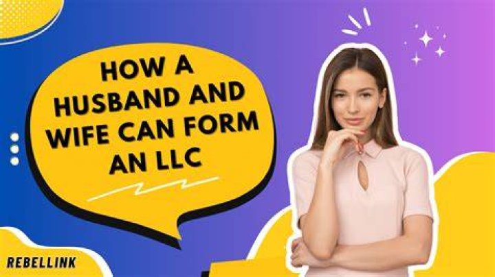 Can a husband and wife own a LLC?