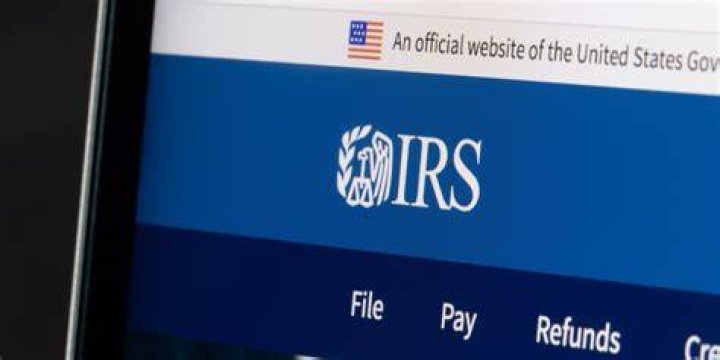 Does TwinSpires report to IRS?
