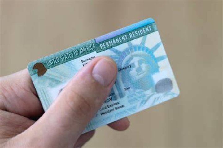 How long do you have to stay in the US to maintain your green card?