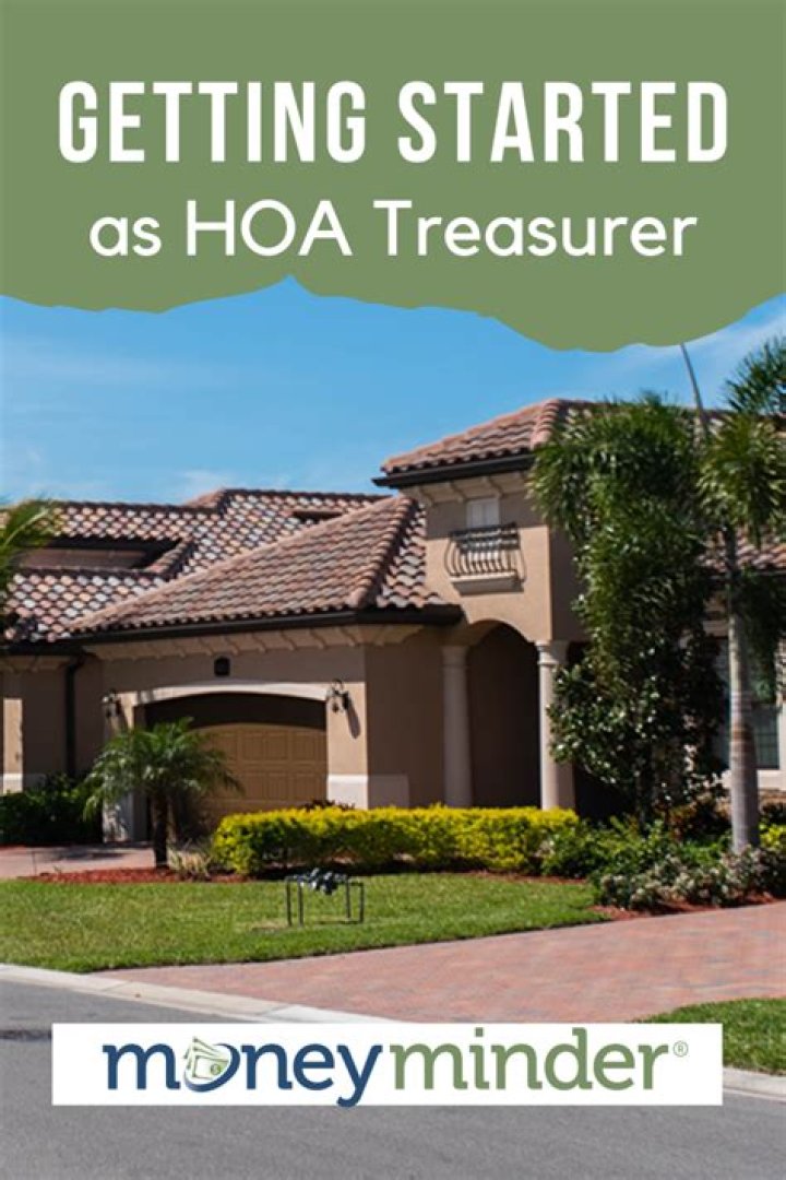 What does a HOA treasurer do?