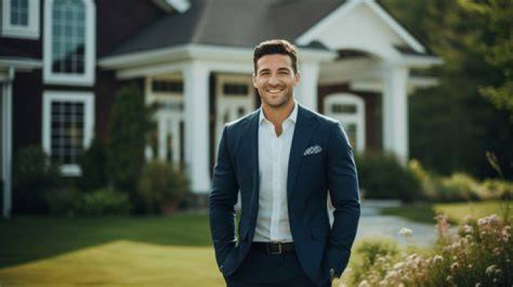 What is a specific agent in real estate?
